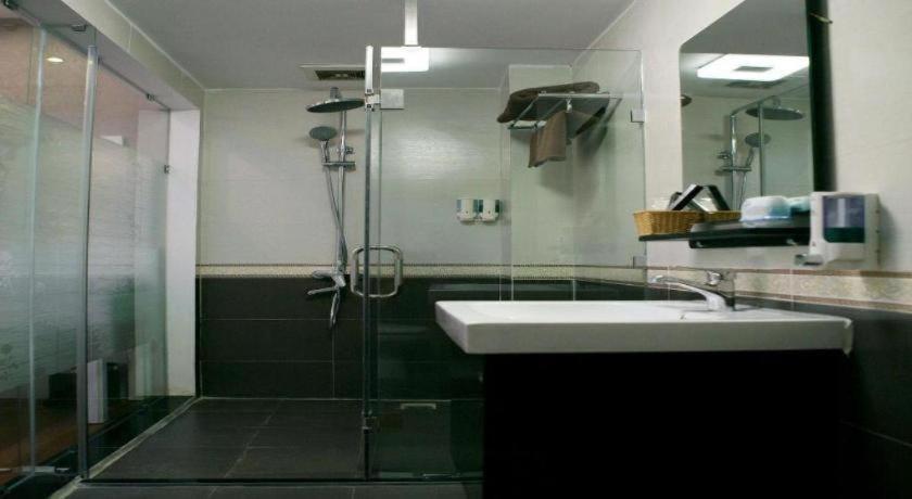 Milan Hotel Hanoi Bagian luar foto